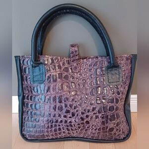 Elegant Crocodile-Embossed Brown Tote Bag